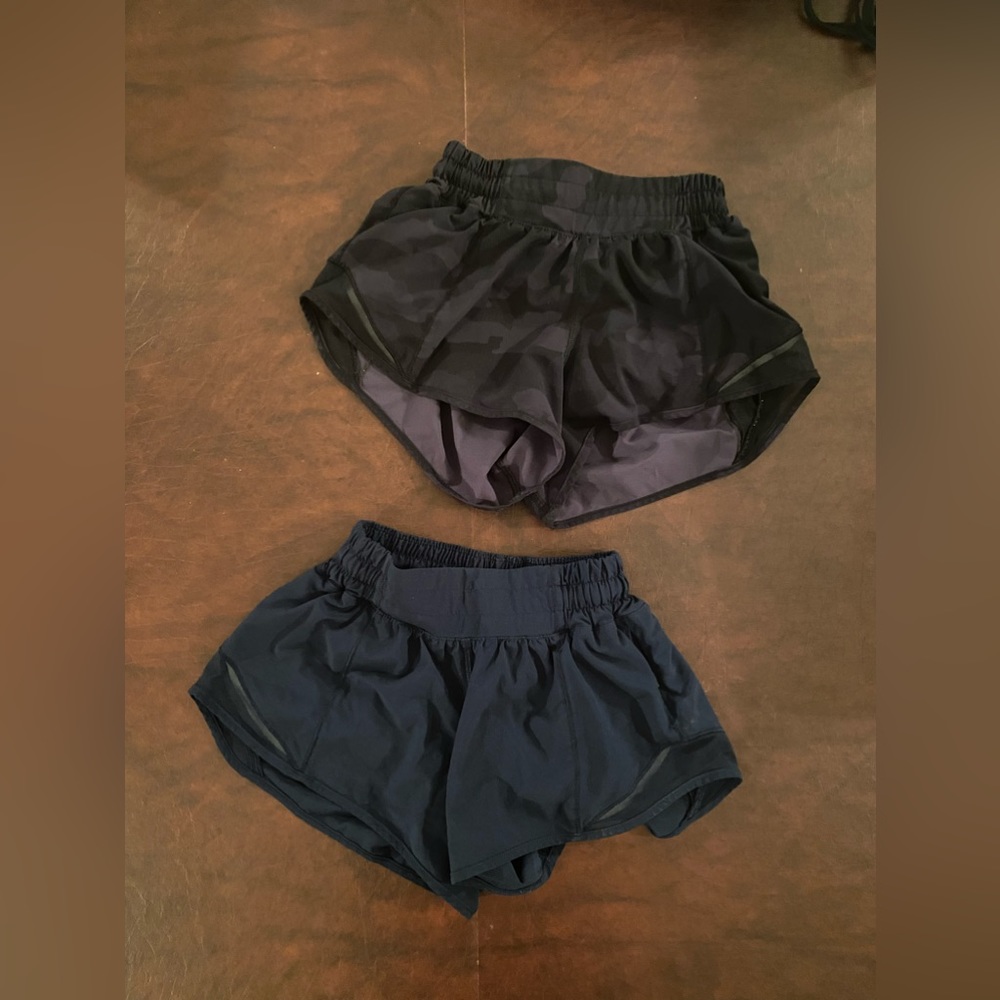 Lululemon bundle size 0 Hotty hot shorts (black camo and dark blue)